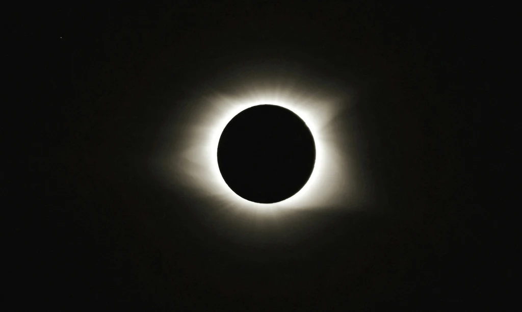 Eclipse Sunday – A Sermon On John 20:19-31